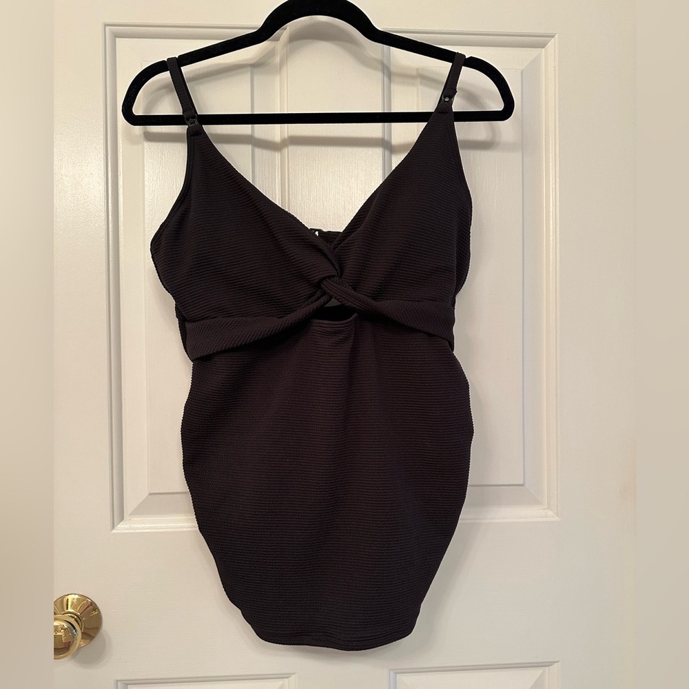 Old Navy maternity tankini top, large